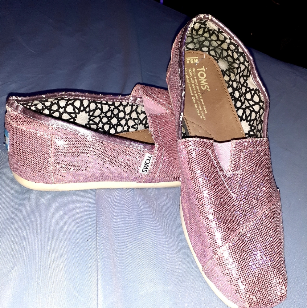 Pink glittery toms